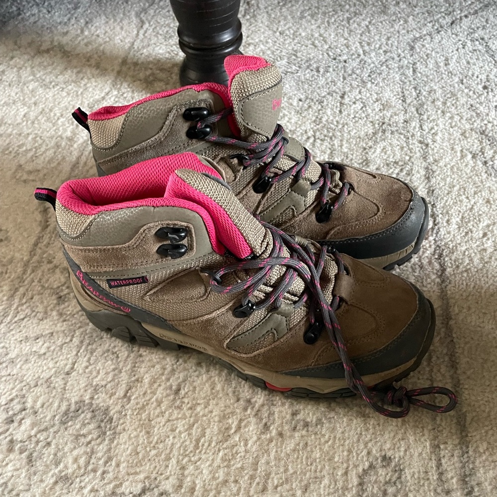 Bear paw Hiking boots sz 9.5